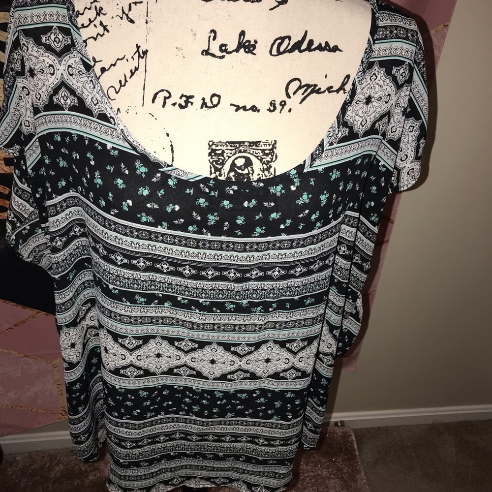 🚫SOLD🚫TORRID• multi pattern buttonback blouse - Picture 4 of 7